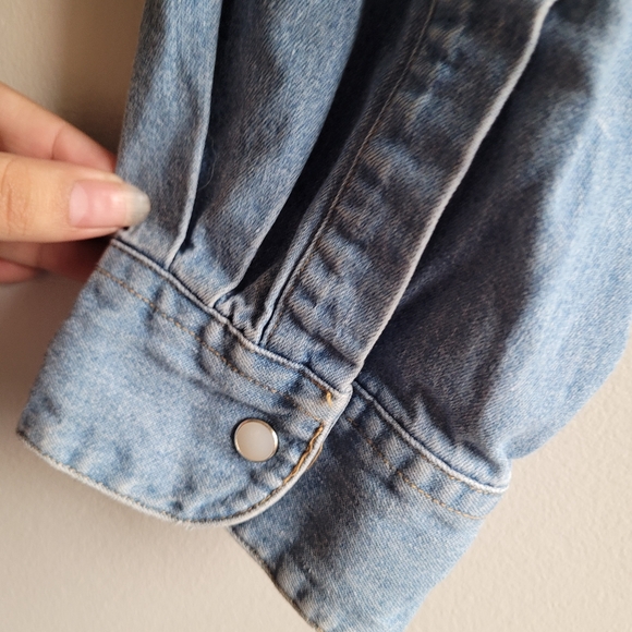 Guess Jeans Button Up Crop Jean Jacket - Picture 6 of 6